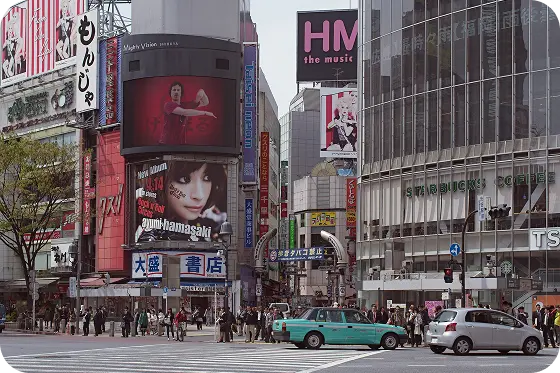 old-chinese-busy-square